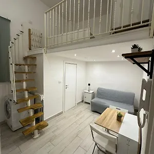 Appartamento Vesuvia, Napoli