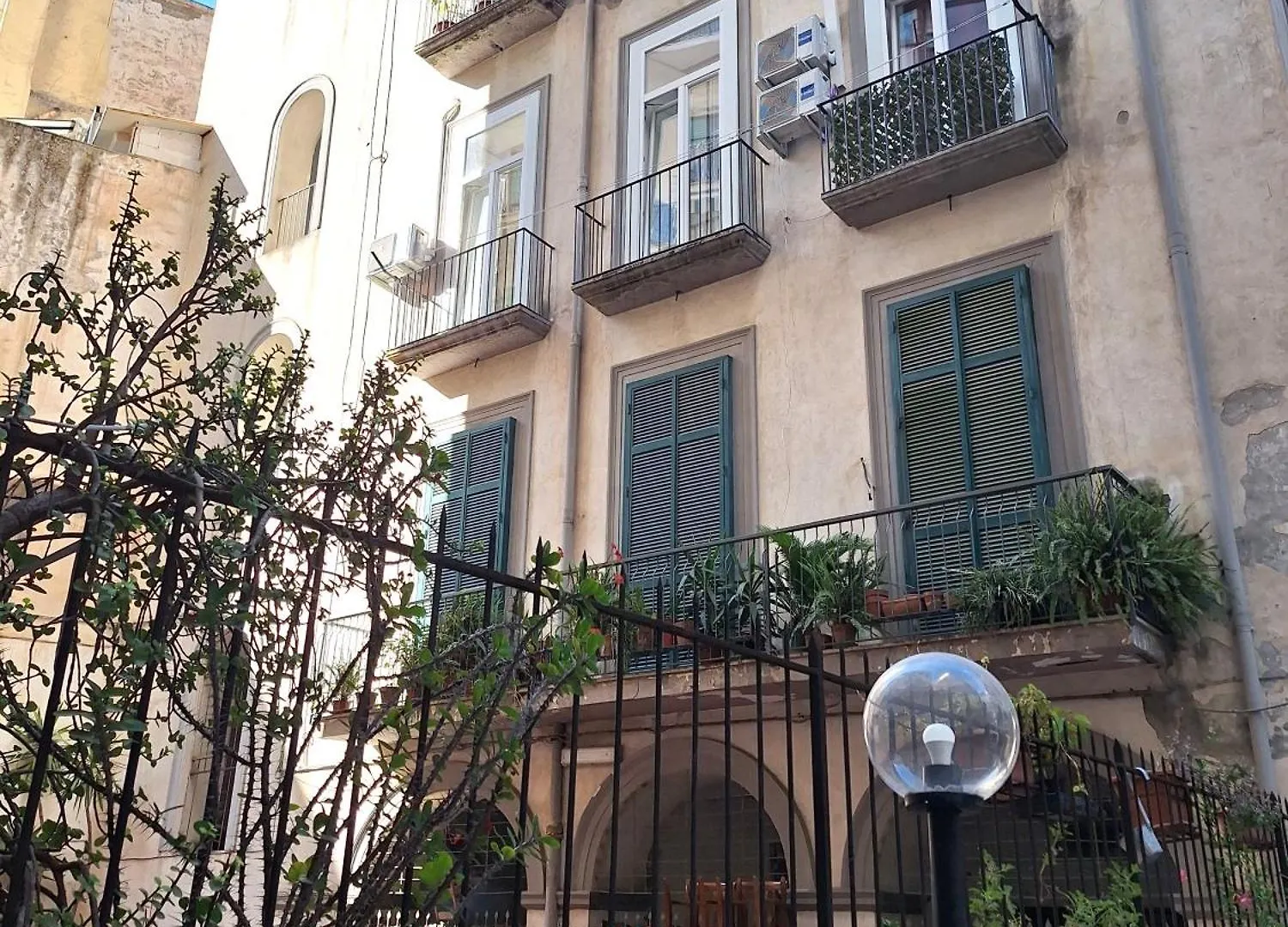 Alloggio in famiglia Appartamento La Casa Di Luale E Zoe Napoli
