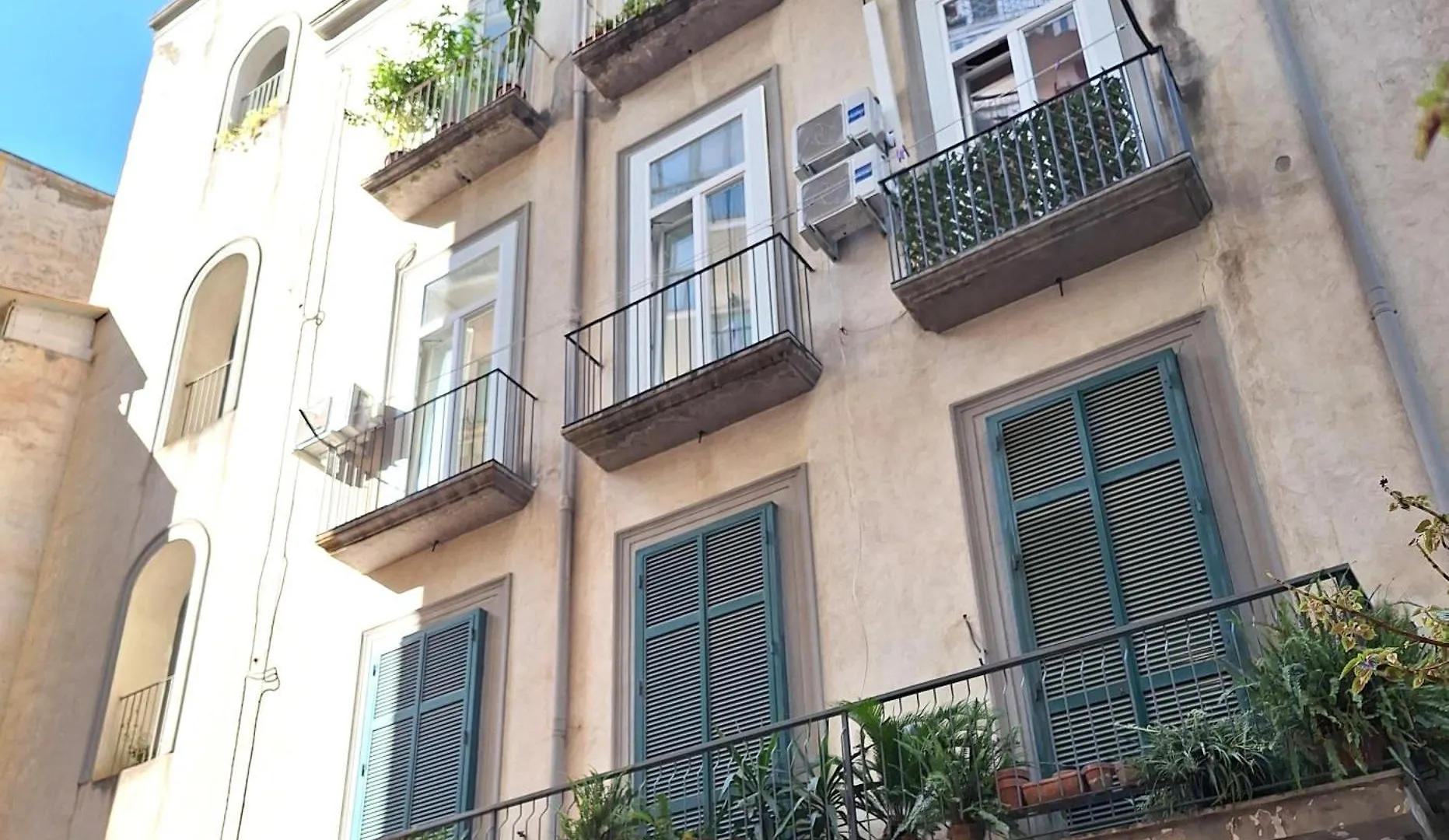 Alloggio in famiglia Appartamento La Casa Di Luale E Zoe Napoli